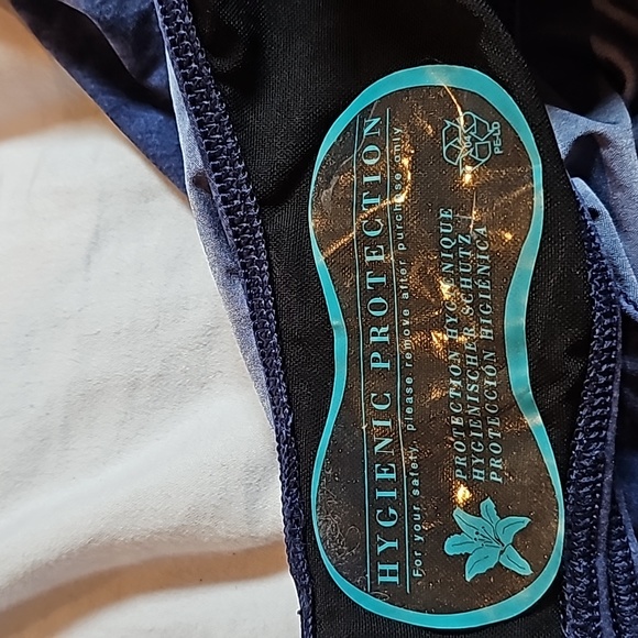 Blue bathing suit - Picture 8 of 10